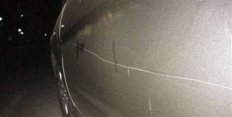 汽車蠟?zāi)苄迯?fù)劃痕嗎(汽車蠟?zāi)苡谰眯迯?fù)細微劃痕嗎)縮略圖