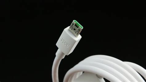 蘋果數(shù)據(jù)線充不上電怎么修復(fù)(充電線失靈的補(bǔ)救方法)縮略圖