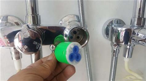 淋浴混水閥漏水怎么修,淋浴混水閥漏水怎么修圖解縮略圖