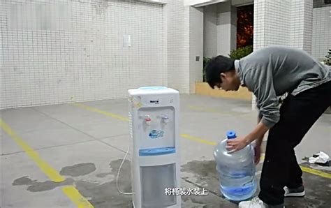 飲水機上面溢水怎么辦,桶裝飲水機上面溢水怎么辦縮略圖