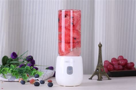 榨汁機視頻(榨汁機視頻制作果汁)縮略圖
