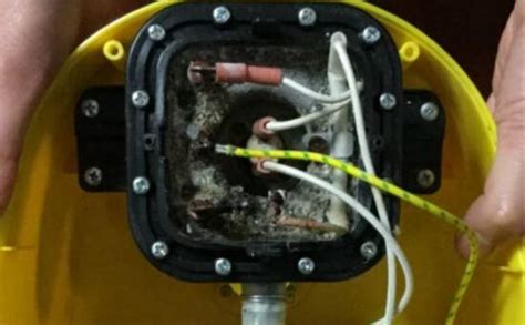 蒸汽掛燙機漏水怎么解決(蒸汽式掛燙機漏水怎么維修)縮略圖