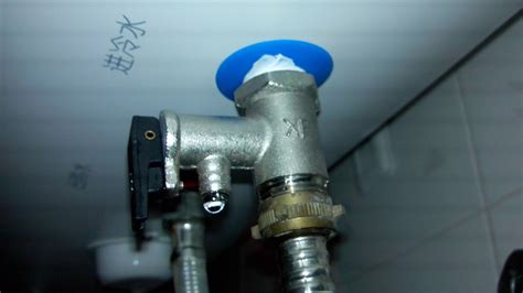 熱水器漏水(熱水器漏水是什么原因怎么辦)縮略圖