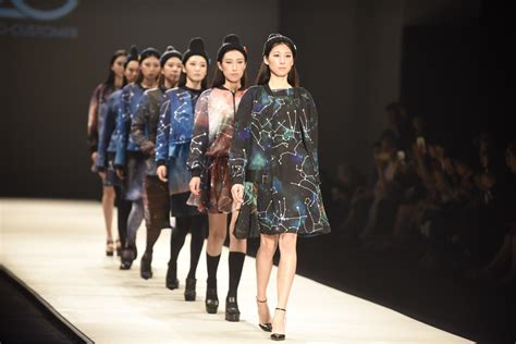 服裝秀視頻女裝(服裝秀視頻女裝韓國)縮略圖