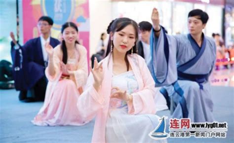 漢服熱(漢服熱背后的文化自信)縮略圖