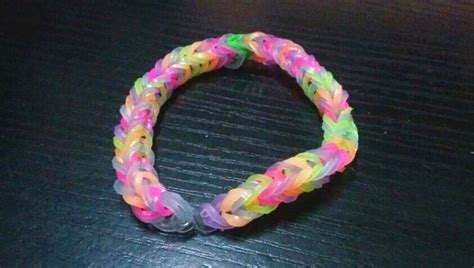 橡皮筋編手鏈(橡皮筋編手鏈最后怎么結尾)縮略圖