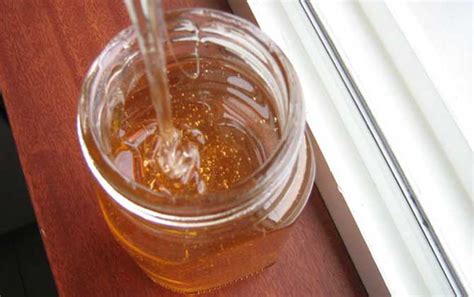 楓糖漿和蜂蜜的區(qū)別,楓糖漿的功效與作用縮略圖