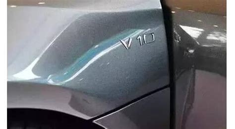珍珠白車漆劃痕補漆多少錢,珍珠白車漆劃痕補漆多少錢一次縮略圖