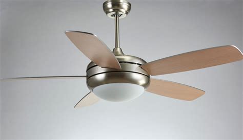 電扇燈價(jià)格及圖片(電扇燈怎么清理扇葉)縮略圖