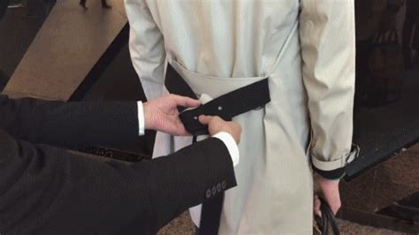 風衣腰帶打結法,風衣腰帶打結法背面縮略圖