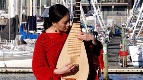 惠靈頓經(jīng)典歌曲,惠靈頓和一個女的同臺唱的歌縮略圖