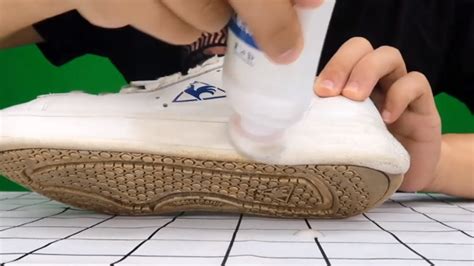 小白鞋發黃怎么洗白妙招(小白鞋發黃怎么洗白妙招小蘇打)縮略圖