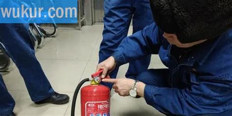 滅火器指針上的紅綠黃什么意思(滅火器指針標準圖解)縮略圖