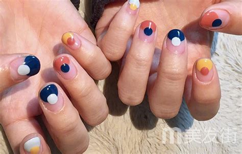 法式美甲短指甲,法式美甲短指甲圖片縮略圖