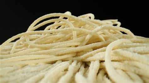 堿面面條(堿面面條的制作方法)縮略圖