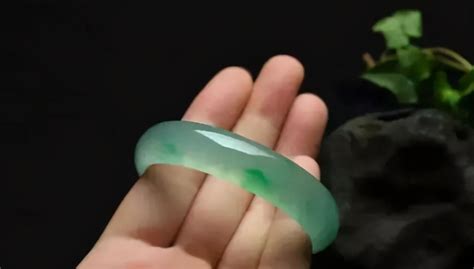 鐲子發(fā)出哼唧聲音,迎春花電視劇鐲子的叫聲縮略圖