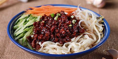 甜面醬炒什么菜好吃(甜面醬炒什么菜好吃又簡單)縮略圖
