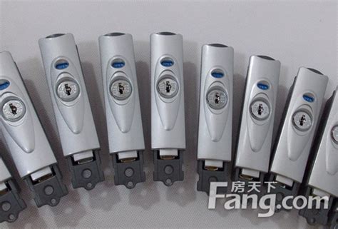 行李箱密碼鎖打不開怎么辦,行李箱密碼鎖打不開怎么辦圖解縮略圖