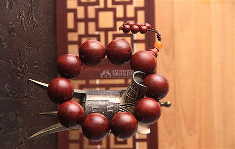 檀木手串怎么鑒定真假?,檀木手串怎么鑒定真假視頻縮略圖