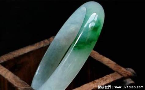 瑪瑙翡翠和玉的區別是什么(瑪瑙翡翠和玉的區別是什么圖片)縮略圖