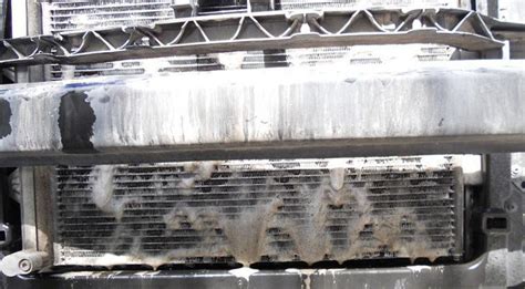 汽車水箱漏水有什么辦法能補(汽車水箱漏水修理多少錢)縮略圖
