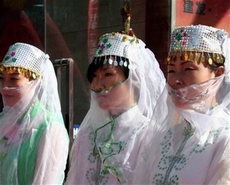 回族服飾女(回族服飾女士)縮略圖