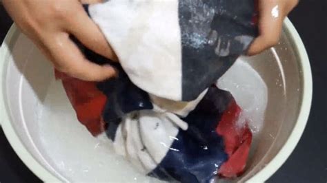 白襯衫發霉怎么洗掉霉斑,白襯衫發霉怎么洗掉霉斑漂白水都沒用縮略圖