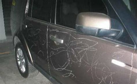 車貼遮劃痕(車貼遮劃痕交警會罰款嗎)縮略圖