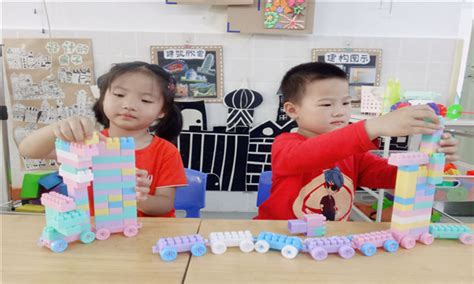 搭積木鍛煉孩子的什么能力(拼搭積木的好處和作用)縮略圖
