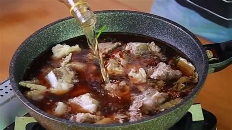 牛仔骨的制作方法視頻,牛仔骨的制作方法視頻教程縮略圖