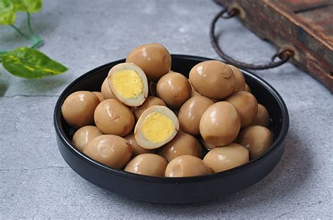 鵪鶉蛋鹵蛋(鵪鶉蛋鹵蛋的做法)縮略圖