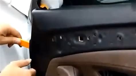 遮陽板怎么拆,汽車遮陽板怎么拆縮略圖