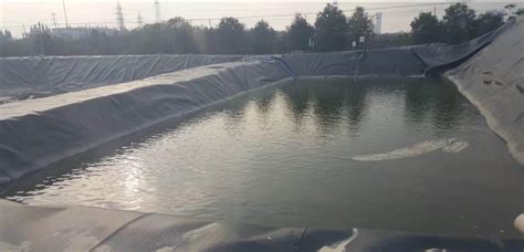 防滲膜用什么粘接最好(防滲膜用什么膠粘貼)縮略圖