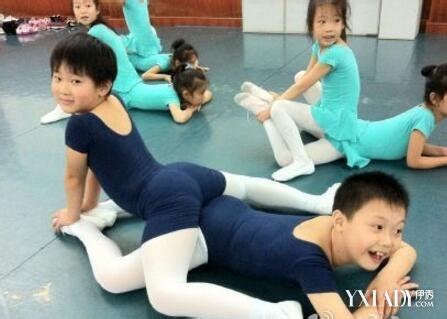 連身襪男孩子24小時挑戰,男生挑戰穿乳膠襪24小時縮略圖