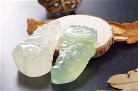 岫玉的簡(jiǎn)單介紹及鑒別,岫玉的簡(jiǎn)單介紹及鑒別特征縮略圖