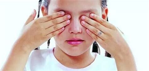 消毒水進眼睛了怎么辦(消毒水進眼睛里會有什么癥狀)縮略圖