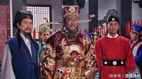 鍘刀鍘人頭(鍘刀鍘人頭疼嗎)縮略圖