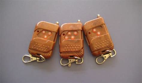 卷閘門遙控器如何配對(duì),卷閘門遙控器如何配對(duì)手機(jī)縮略圖