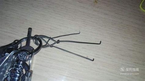 羊角錘擰綁鐵絲方法步驟,羊角錘綁鐵絲的圖解縮略圖