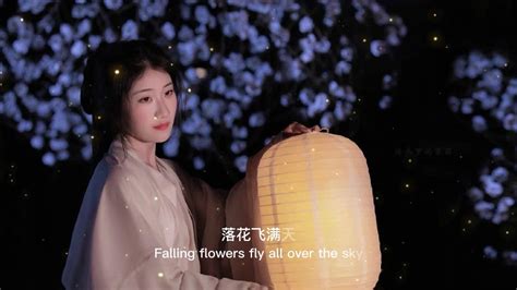青磚伴瓦漆白馬踏新泥(青磚伴瓦漆白馬踏新泥什么意思?)縮略圖