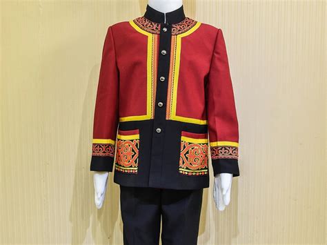 彝族服飾圖片男(彝族服飾圖片男裝)縮略圖