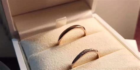 婚戒是由男方買還是女方買(婚戒是由男方買還是男方家里買)縮略圖