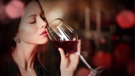 白葡萄酒的正確喝法(白葡萄酒的正確喝法有哪些)縮略圖