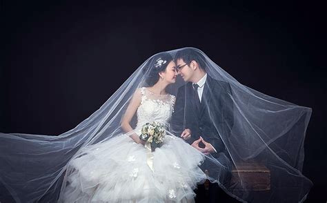 婚紗照?qǐng)D片,婚紗照?qǐng)D片2023最火的風(fēng)格縮略圖