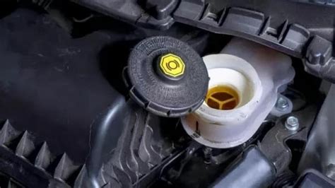 剎車油不換會有什么癥狀,剎車油不換會有什么癥狀嗎縮略圖
