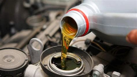 汽車機(jī)油長(zhǎng)時(shí)間不換會(huì)有什么影響,怎么判斷機(jī)油該換了縮略圖