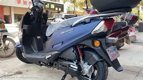 輕騎鈴木uu125踏板車,輕騎鈴木踏板摩托車uu125怎么樣縮略圖
