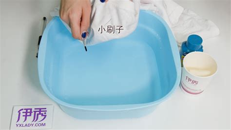 美術顏料弄在衣服上怎么洗掉,衣服弄上美術顏料怎么能洗掉呢縮略圖