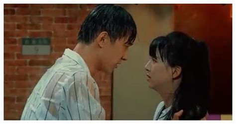 小彩旗拔絲吻,小彩旗經(jīng)典雨中吻縮略圖
