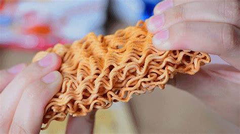 干脆面可以煮著吃么(干脆面可以煮著吃么嗎)縮略圖